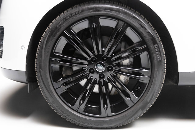 Used 2023 Land Rover Range Rover SE image 36
