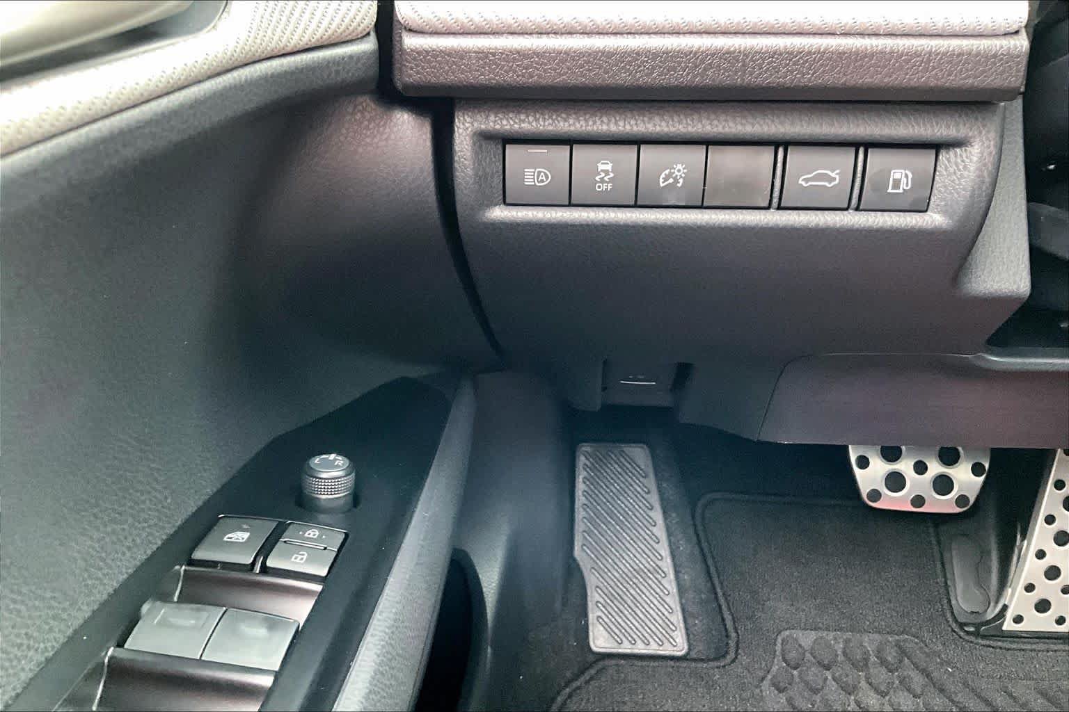 New 2026 Toyota Camry SE FWD image 19