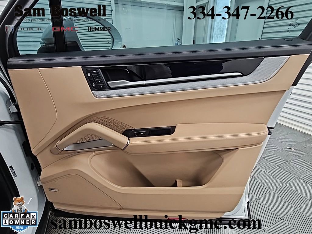 Used 2025 Porsche Cayenne Coupe image 42