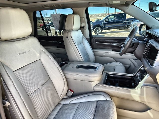 Used 2021 GMC Yukon Denali w/ Denali Premium Package image 25