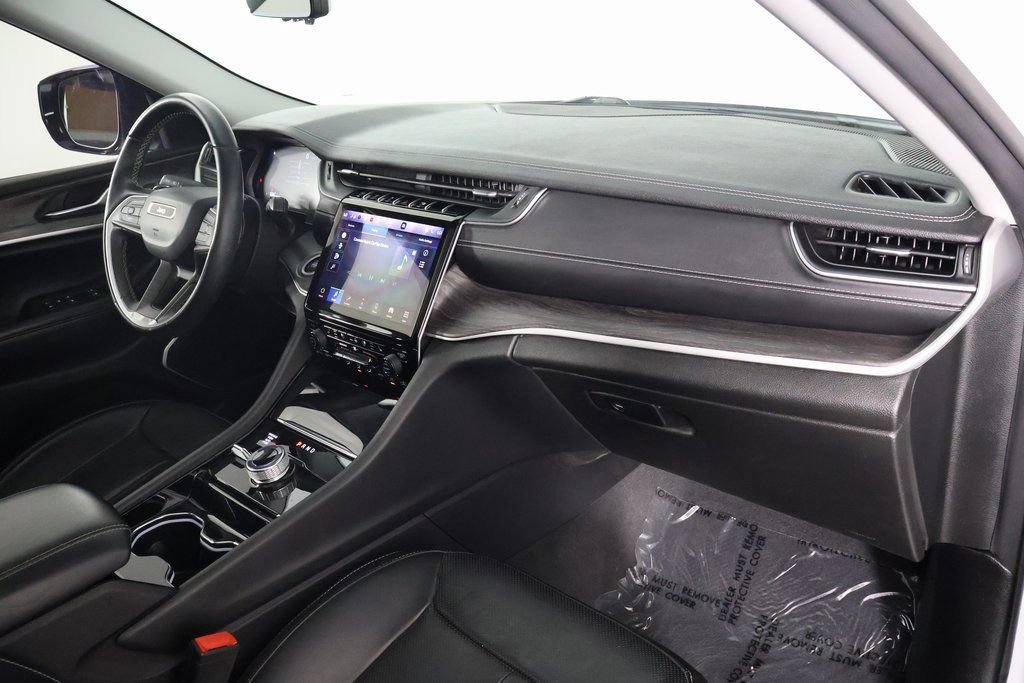 Used 2022 Jeep Grand Cherokee Limited w/ Luxury Tech Group II AWD/4WD image 9