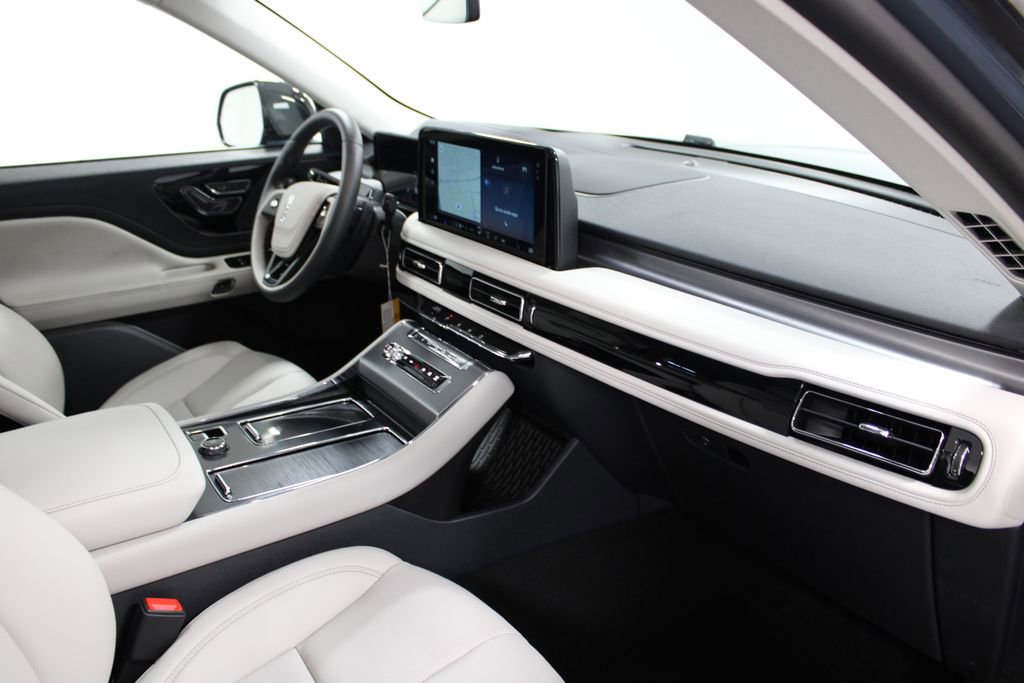 New 2025 Lincoln Aviator 2WD w/ Equipment Group 101A image 30