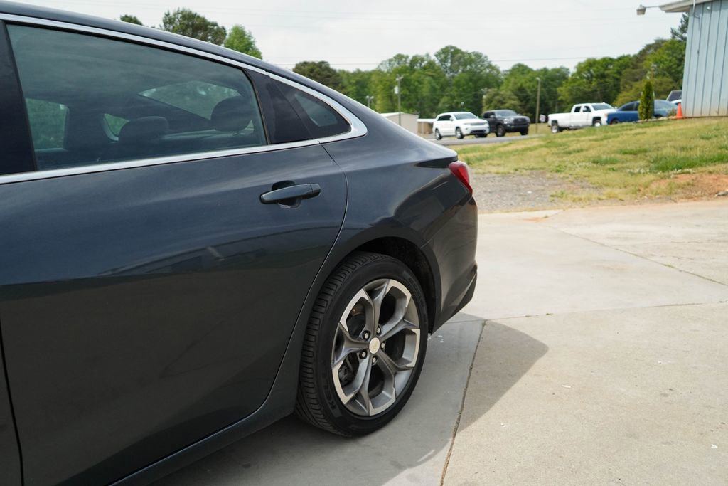 Used 2021 Chevrolet Malibu LT FWD image 16