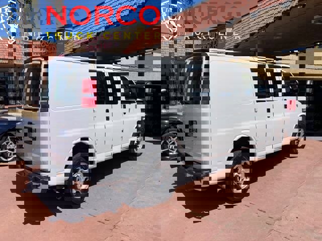 Used 2018 Chevrolet Express 2500 w/ Driver Convenience Package image 4