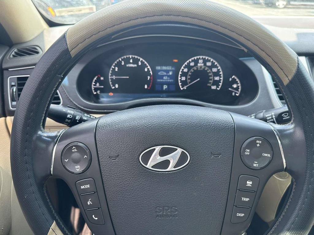 Used 2011 Hyundai Genesis 4.6 RWD image 23