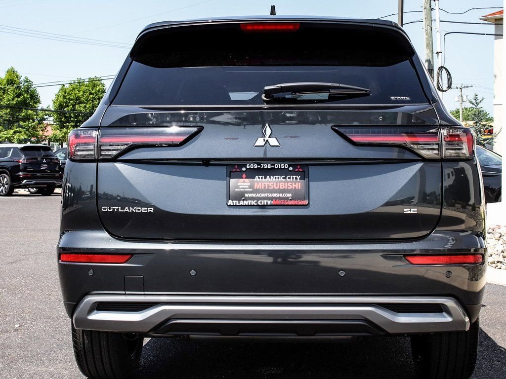 New 2025 Mitsubishi Outlander SE image 5