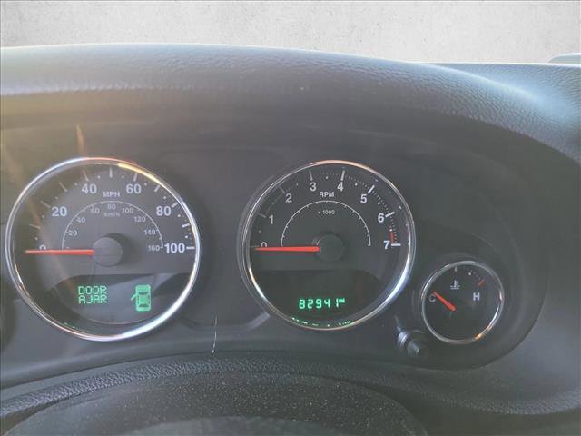 Used 2015 Jeep Wrangler Unlimited Rubicon w/ Connectivity Group image 11