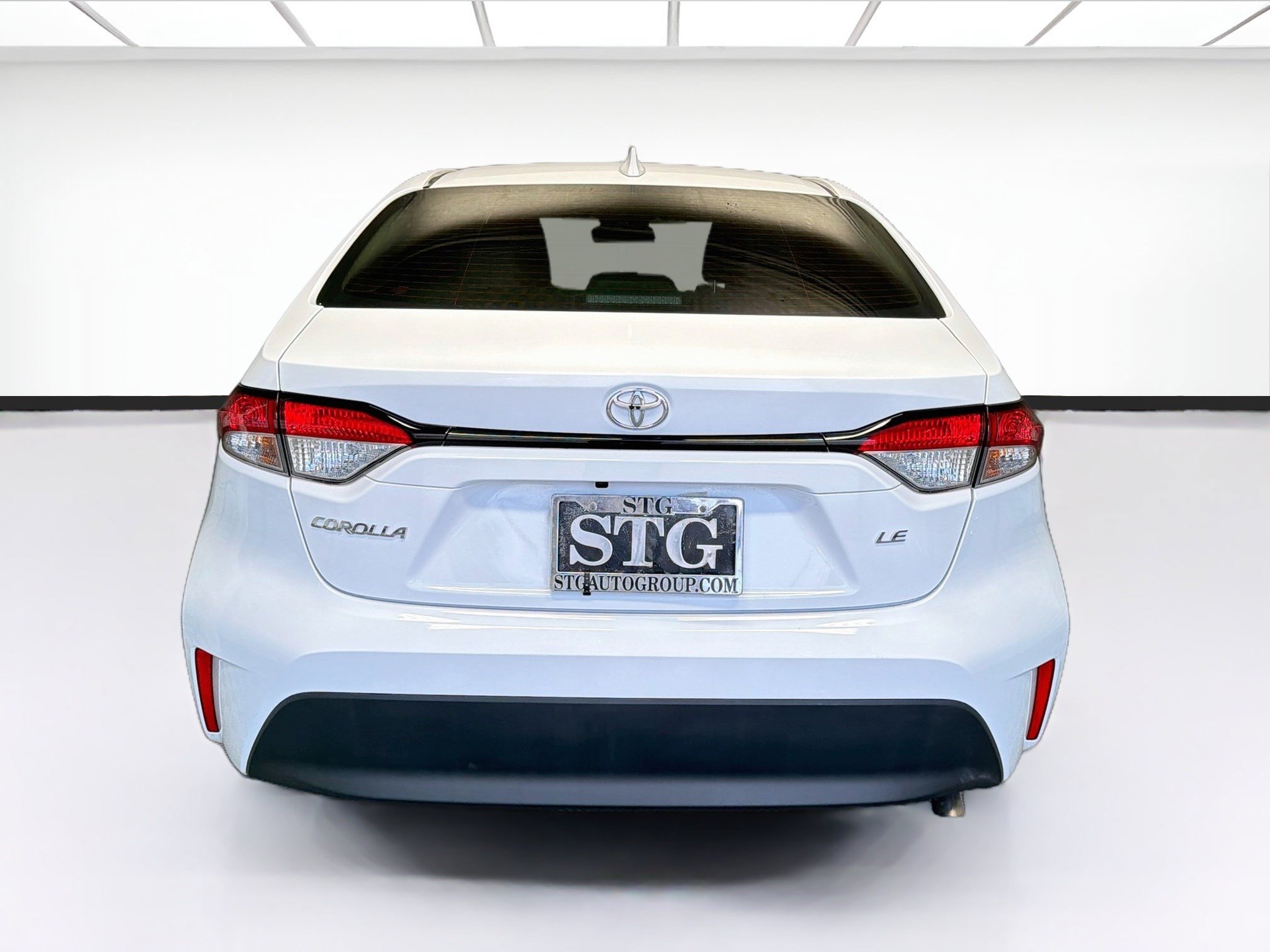 Used 2025 Toyota Corolla LE FWD image 5