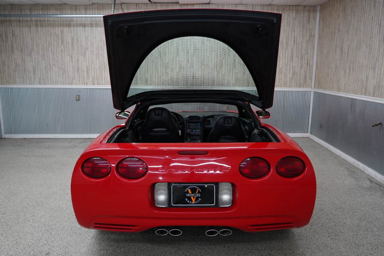 Used 2003 Chevrolet Corvette Coupe w/ Preferred Equipment Group RWD image 34