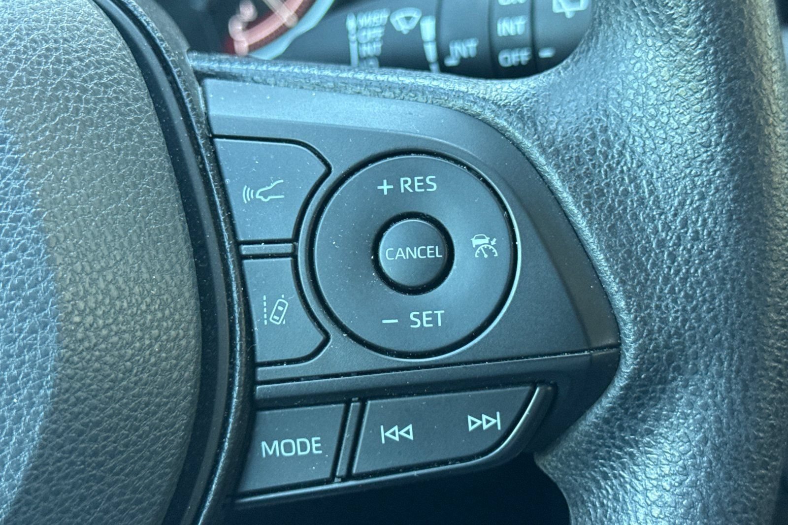 Certified 2025 Toyota RAV4 XLE AWD/4WD image 39