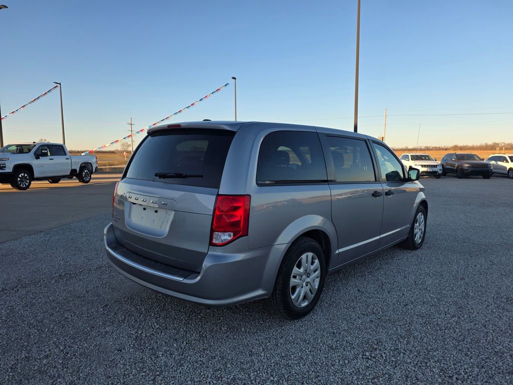 Used 2020 Dodge Grand Caravan SE w/ UConnect Hands-Free Group image 4