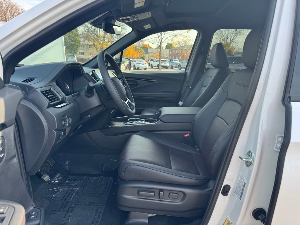 Used 2025 Honda Passport Black Edition image 10