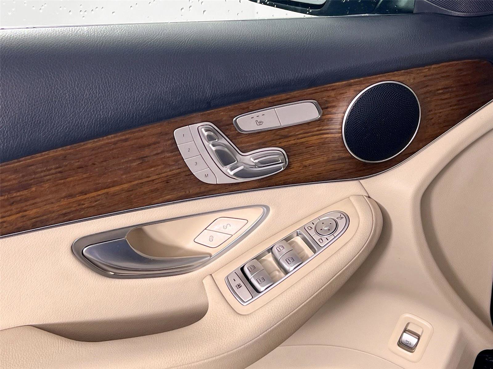 Used 2022 Mercedes-Benz GLC 300 4MATIC image 16