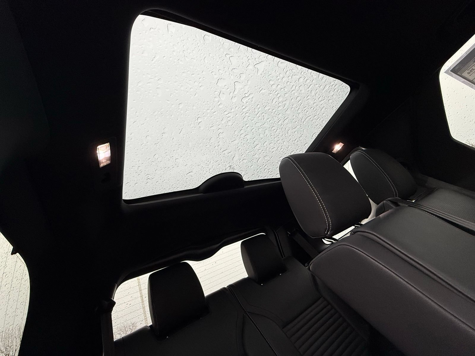 New 2026 Land Rover Discovery S AWD/4WD image 18