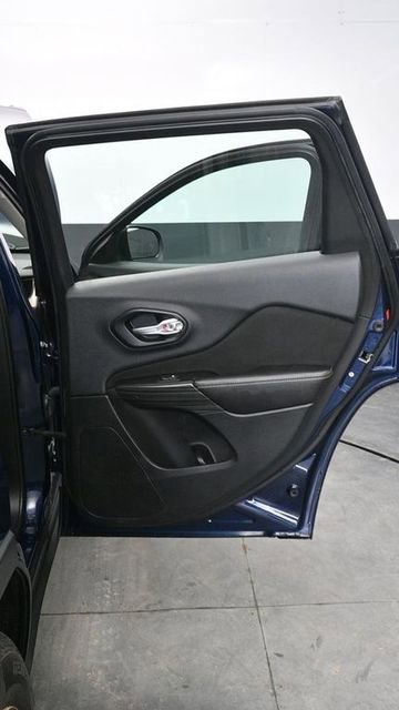 Used 2014 Jeep Cherokee Sport w/ Trailer Tow Group image 11