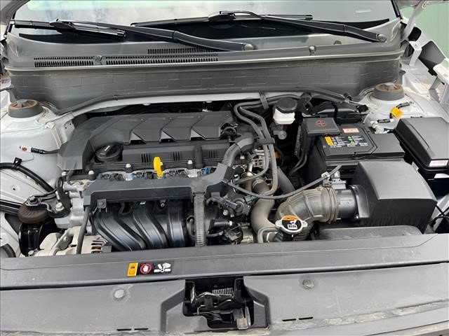 Certified 2024 Hyundai Venue SEL FWD image 19
