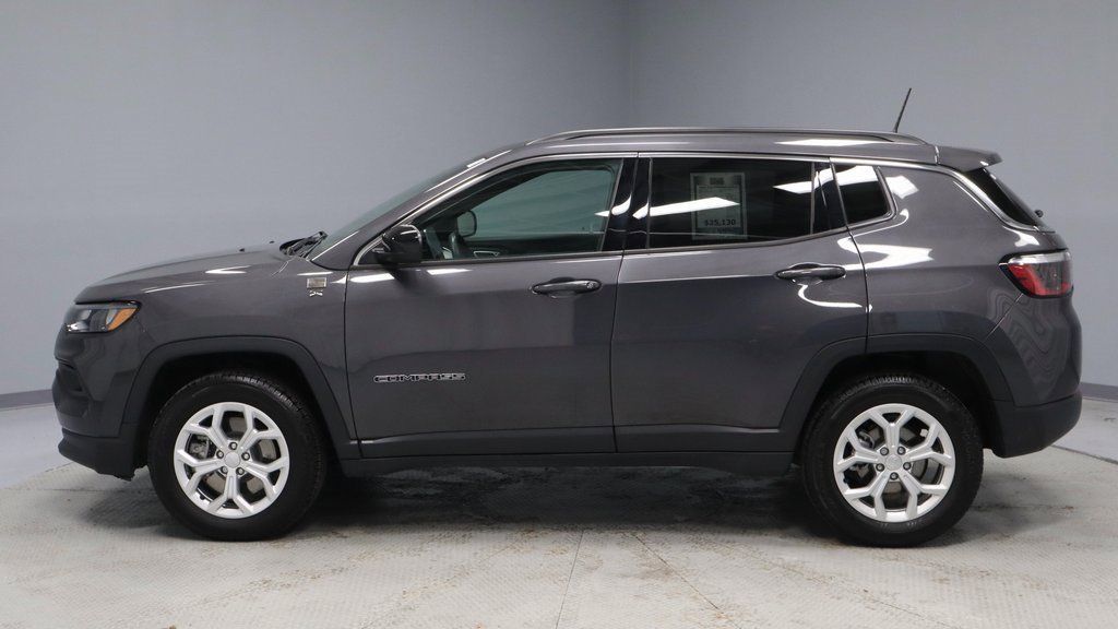 Used 2024 Jeep Compass Latitude image 7