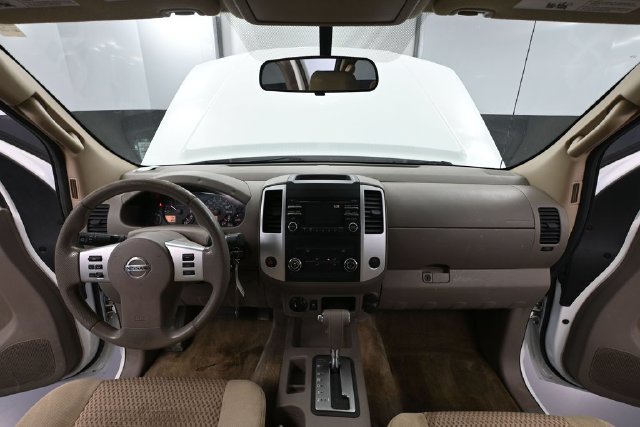 Used 2014 Nissan Frontier SV AWD/4WD image 17
