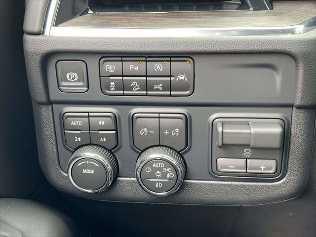 Used 2026 Chevrolet Suburban LT w/ Comfort Package AWD/4WD image 23