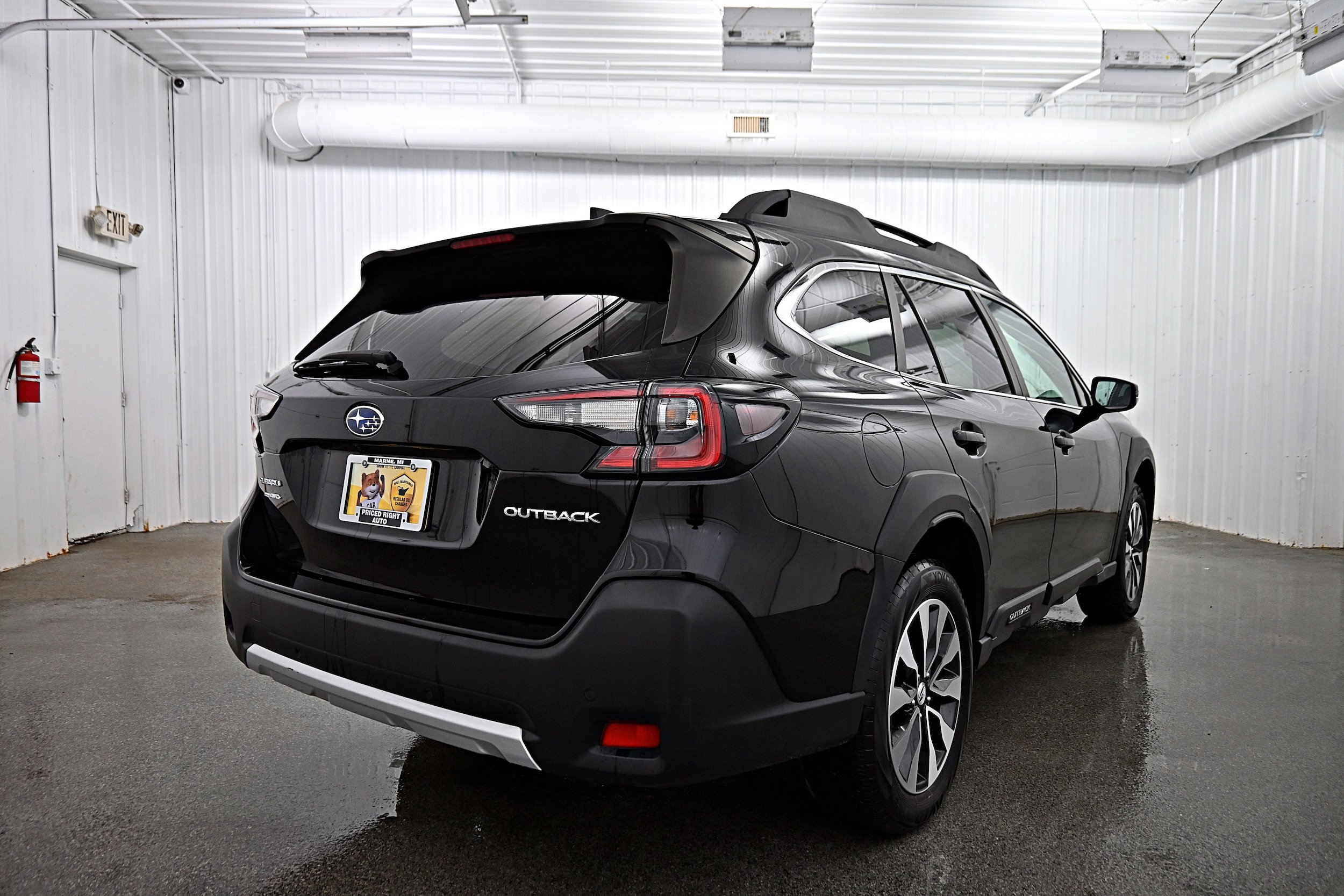 Used 2023 Subaru Outback Limited AWD/4WD image 34