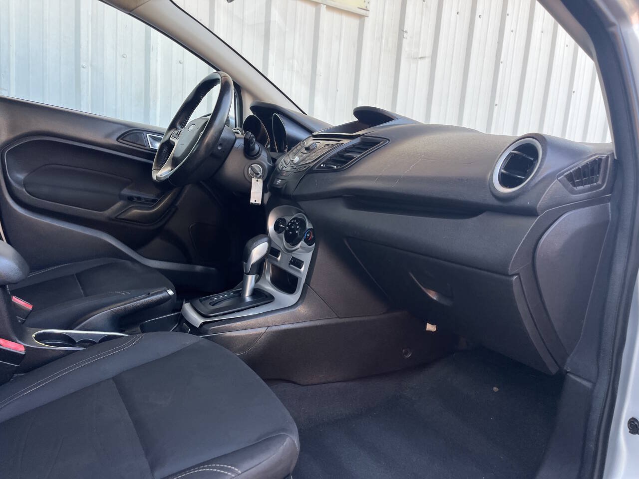 Used 2015 Ford Fiesta SE FWD image 14
