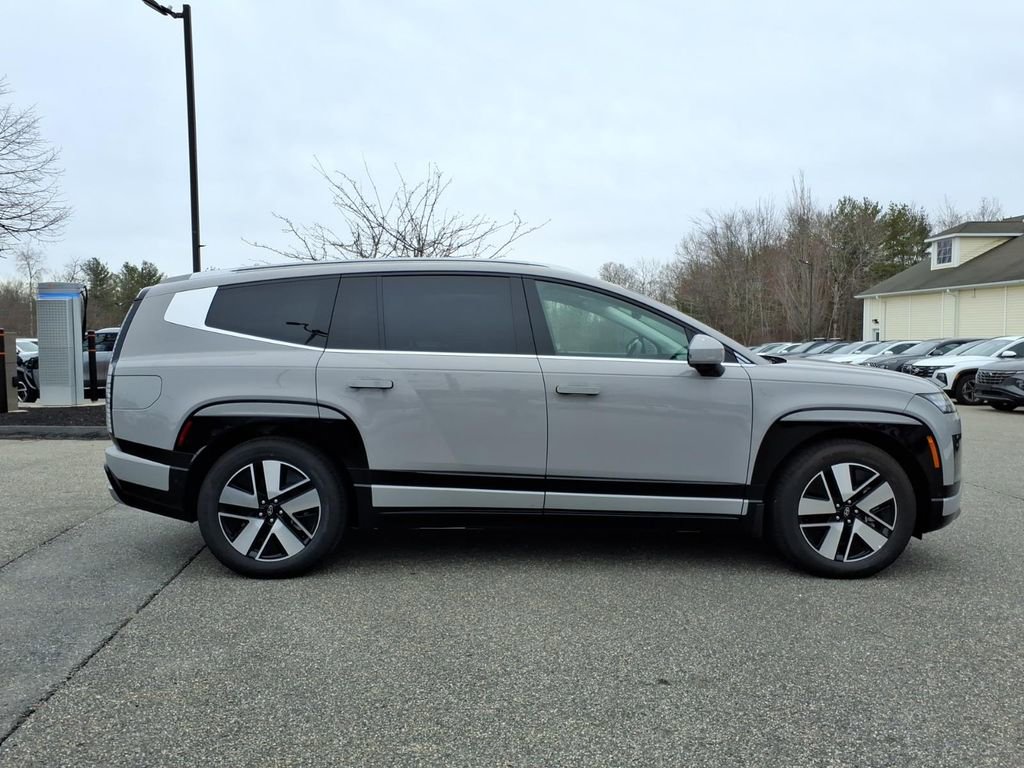 New 2026 Hyundai Ioniq 9 SEL image 2