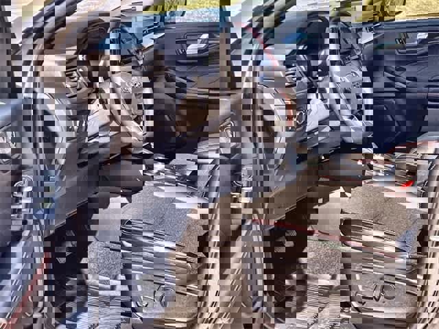 Used 2025 Ford Escape ST-Line w/ Equipment Group 301A image 3