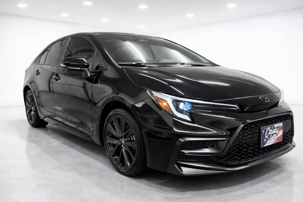 Used 2023 Toyota Corolla SE image 3