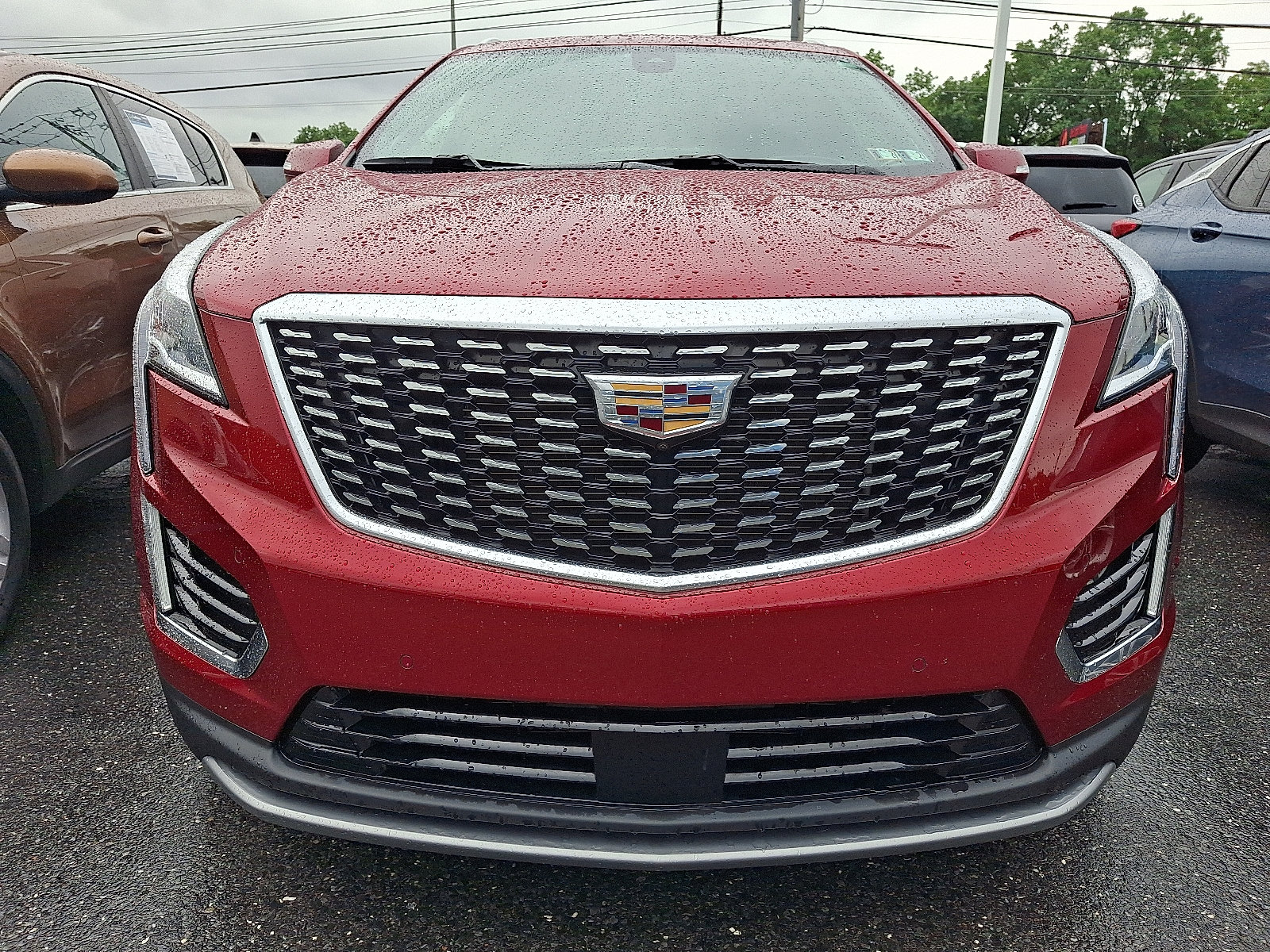 Certified 2022 Cadillac XT5 Premium Luxury w/ Technology Package AWD/4WD image 2