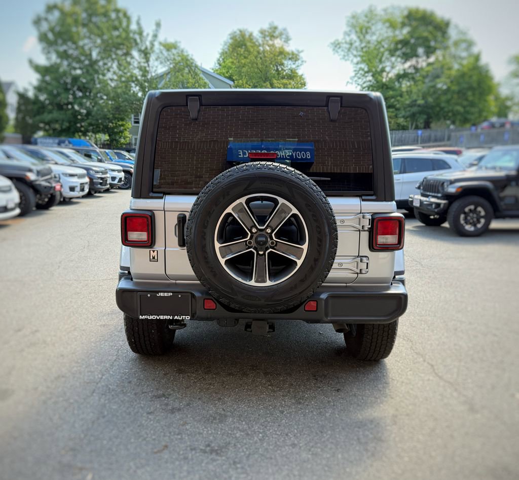 Used 2023 Jeep Wrangler Unlimited Sahara w/ Cold Weather Group AWD/4WD image 10