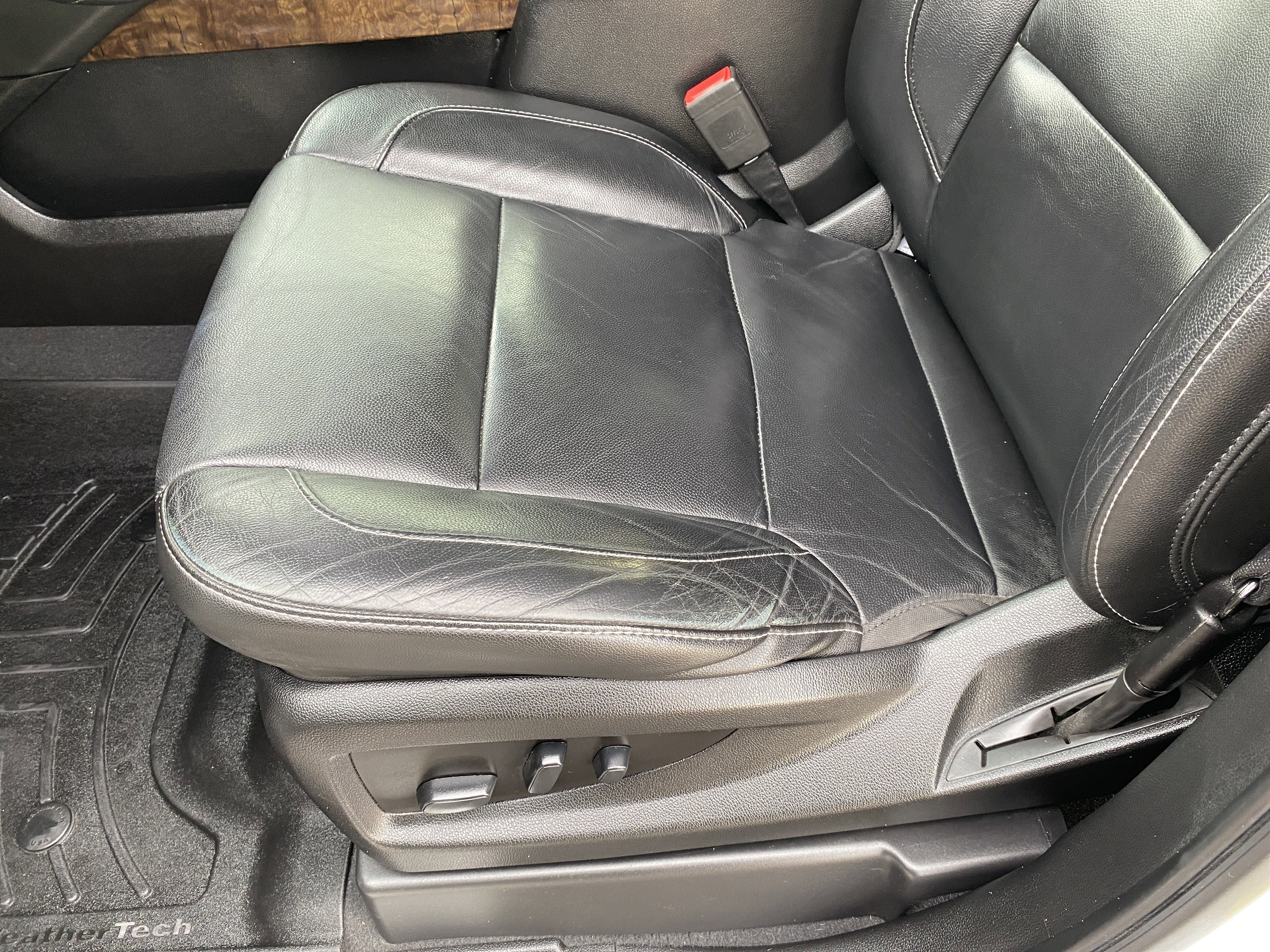 Used 2019 Chevrolet Suburban LT image 15