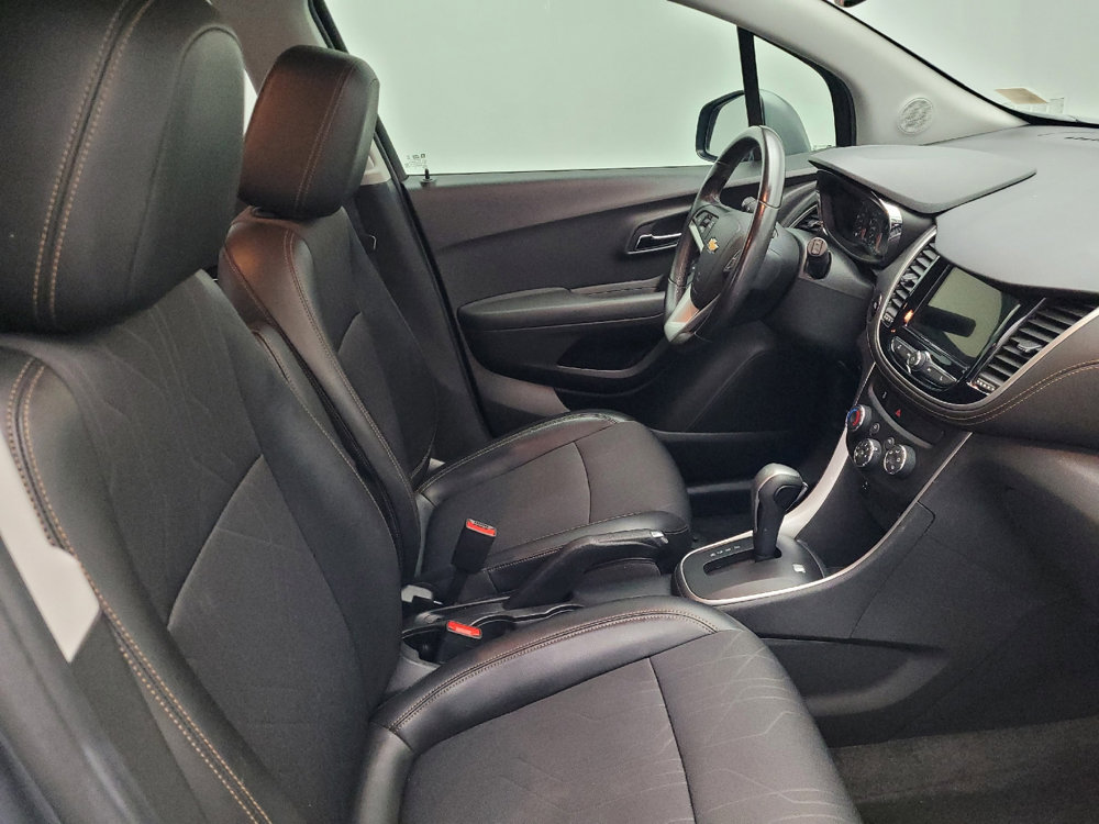 Used 2019 Chevrolet Trax LT w/ LT Convenience Package image 21