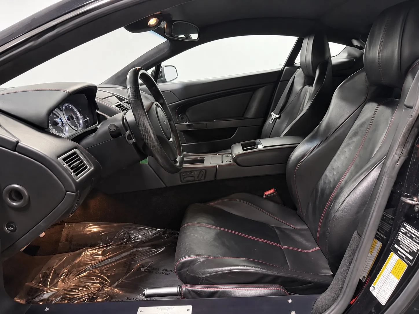 Used 2008 Aston Martin V8 Vantage Coupe RWD image 11