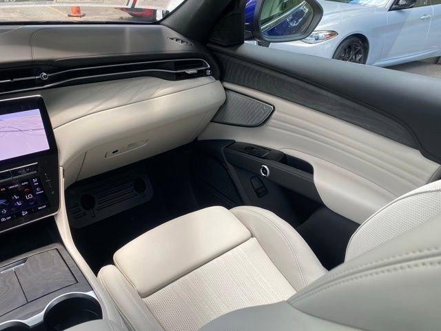 New 2024 Maserati Grecale GT image 46