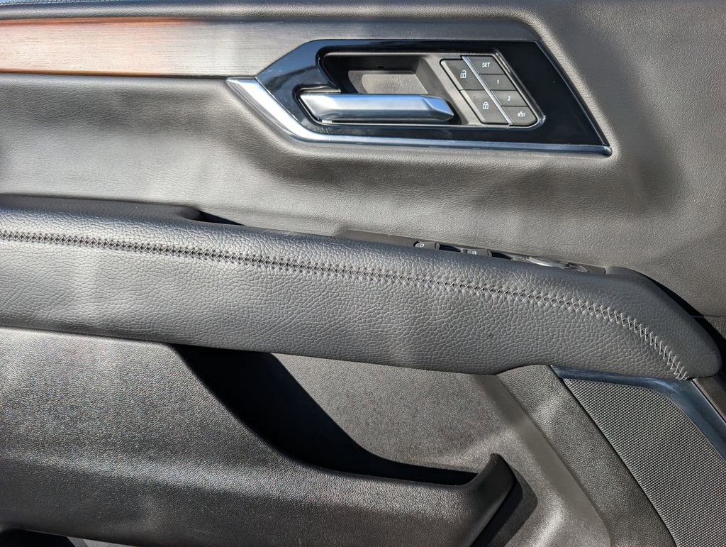 Used 2025 GMC Yukon Denali image 14