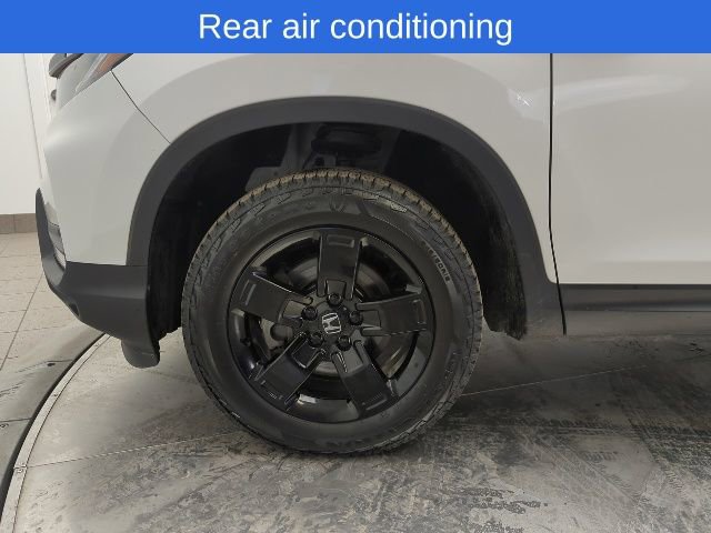 Certified 2024 Honda Ridgeline Black Edition image 12