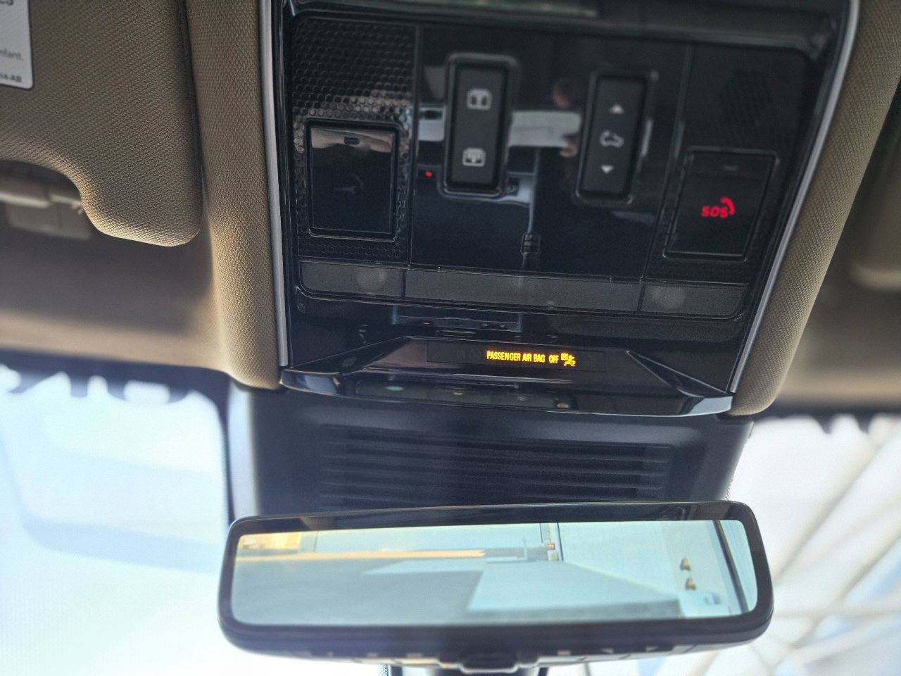 Used 2023 Land Rover Range Rover SE image 23