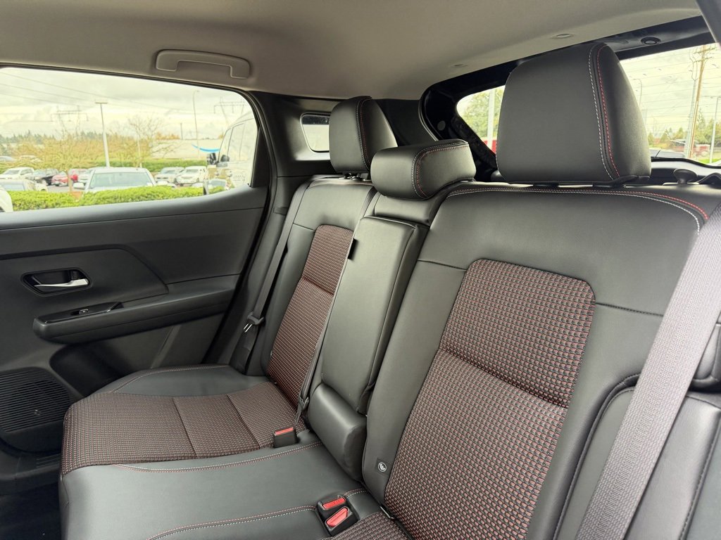 New 2026 Nissan Kicks SR w/ Cold Weather Package image 32