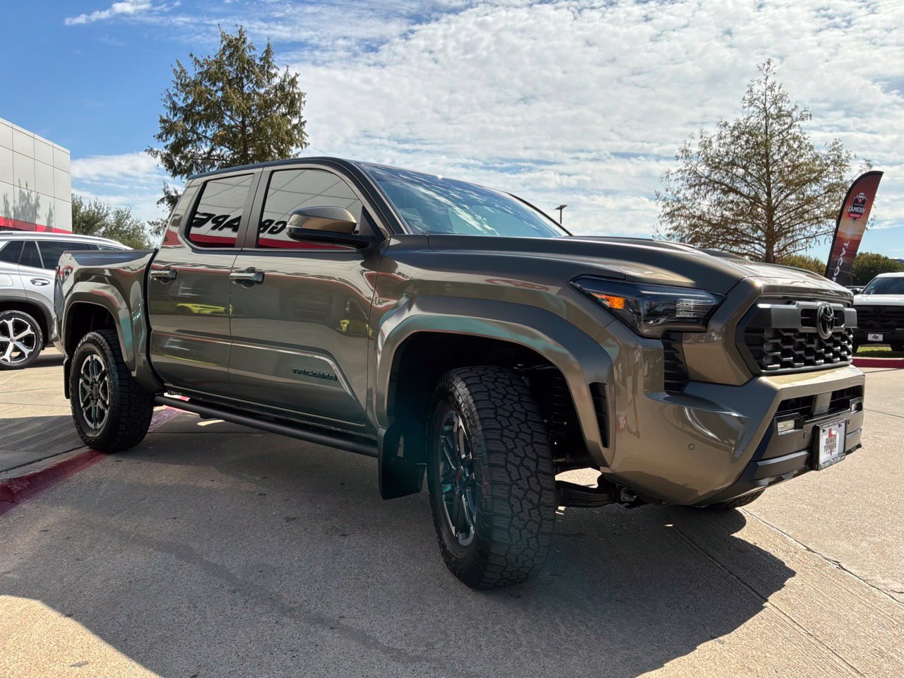 Used 2026 Toyota Tacoma TRD Sport w/ TRD Sport Upgrade Package AWD/4WD image 4