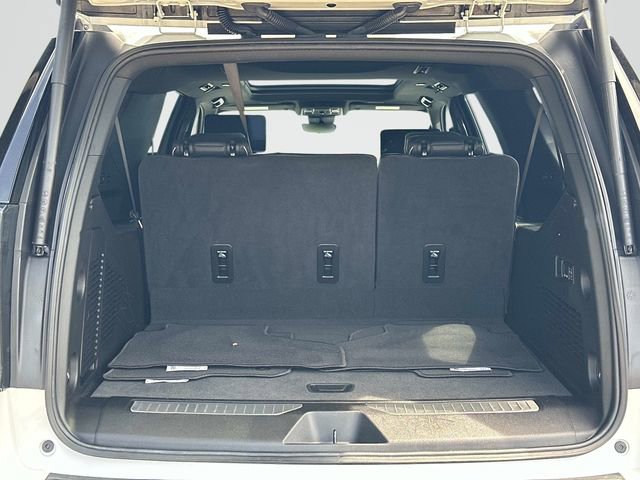 Used 2025 Chevrolet Suburban Premier AWD/4WD image 19