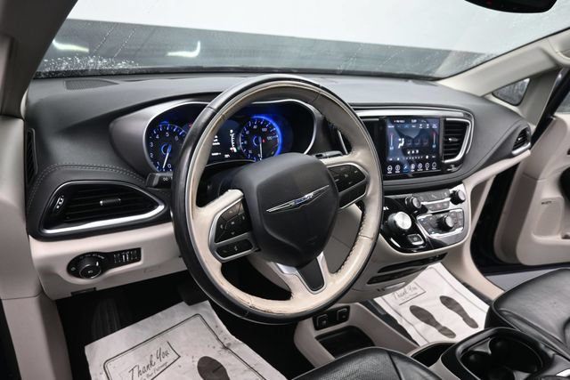Used 2019 Chrysler Pacifica Limited FWD image 18