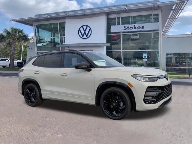 New 2026 Volkswagen Tiguan SE R-Line FWD image 1