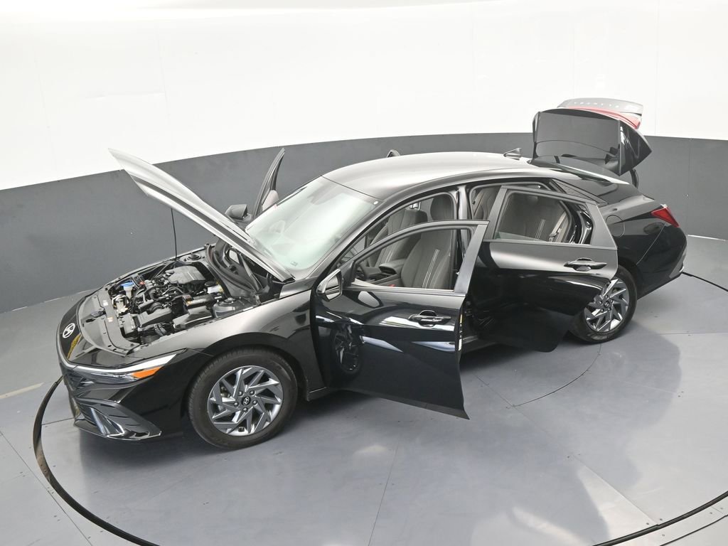 Used 2024 Hyundai Elantra SEL image 65