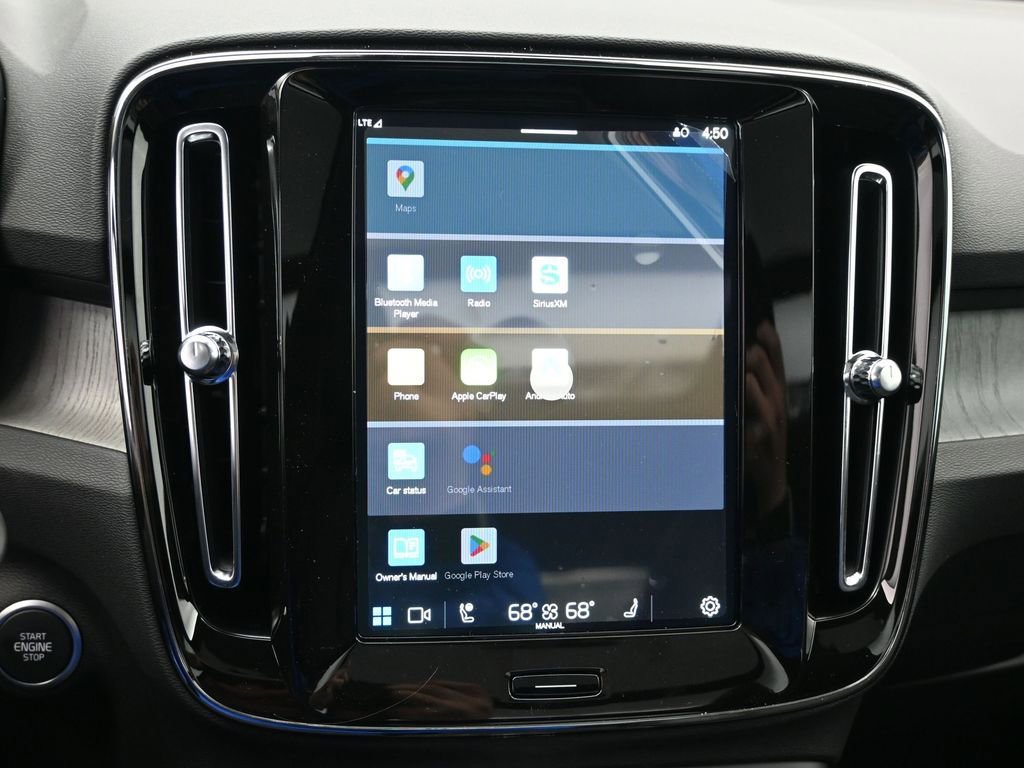 New 2025 Volvo XC40 B5 Core w/ Protection Package Premier image 14