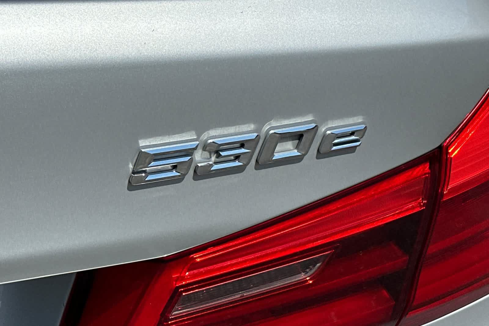 Used 2018 BMW 530e RWD image 26