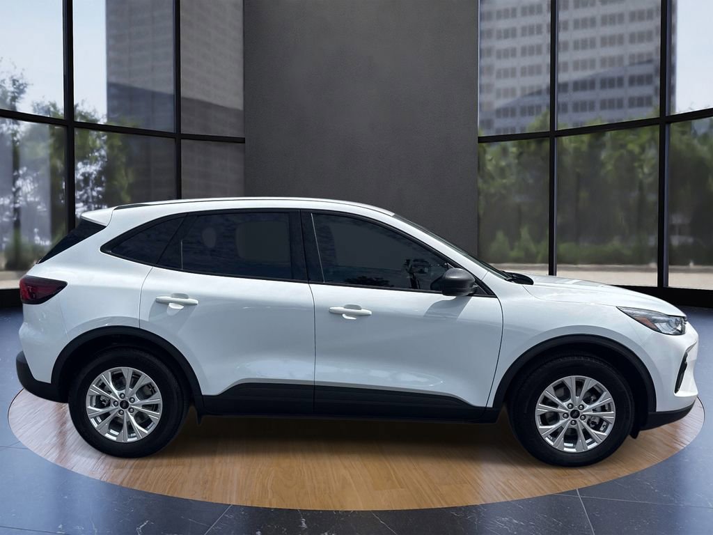 Certified 2025 Ford Escape Active FWD image 2