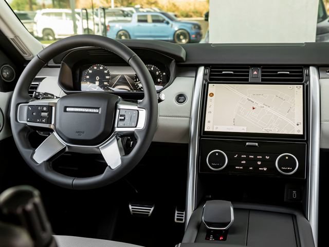 New 2026 Land Rover Discovery Limited Edition AWD/4WD image 23