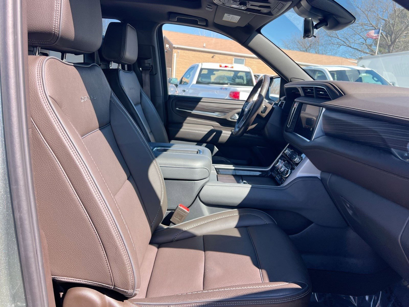 Used 2024 GMC Yukon XL Denali w/ Denali Reserve Package image 26