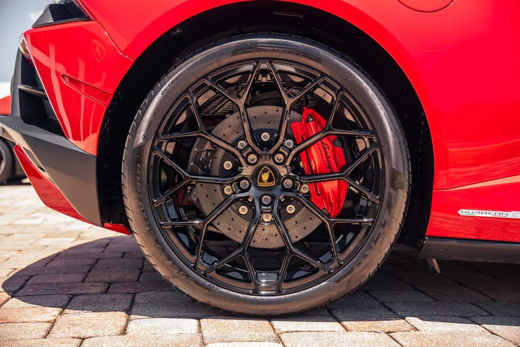 Used 2024 Lamborghini Huracan EVO AWD/4WD image 13
