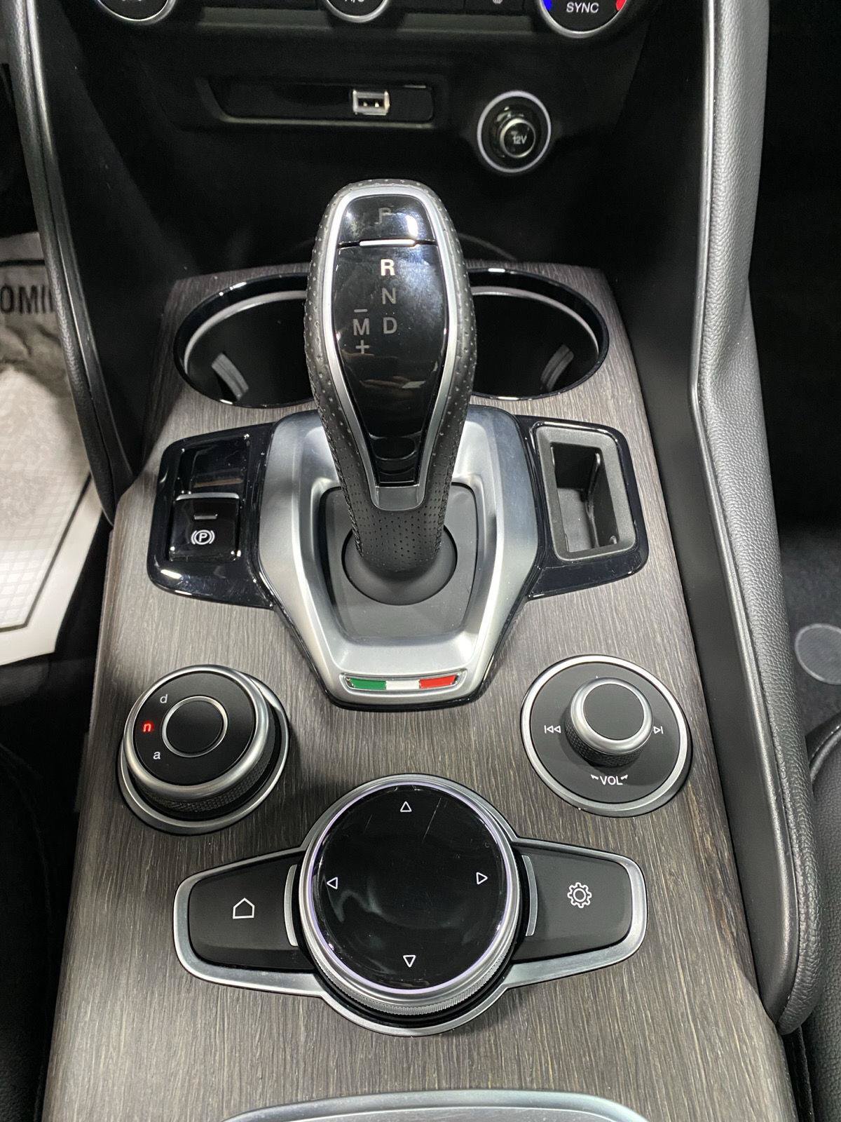 Used 2021 Alfa Romeo Giulia Ti w/ Nero Edizione AWD/4WD image 27
